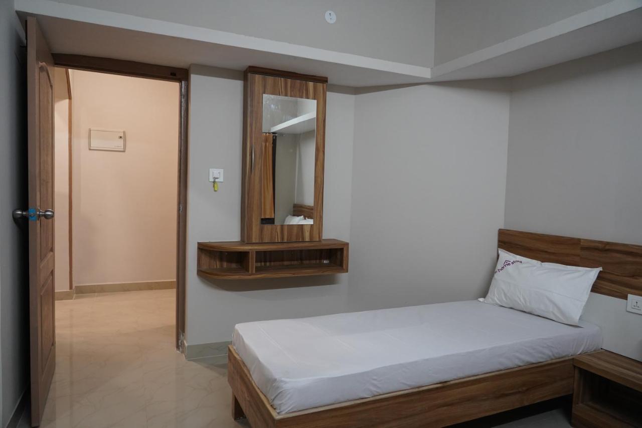 Empark Homestay Bangalore Bagian luar foto